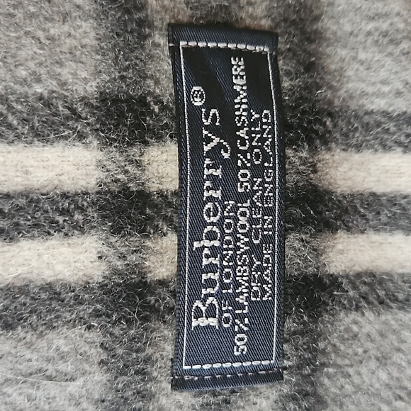 Vintage BURBERRYS Wool , Cashmere blend Nova Check Scarf - Picture 4 of 4